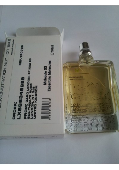 Escentric Molecules Molecule 03 tester